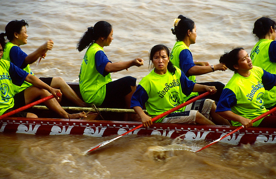 © Martina Miethig, Laos, Mekong, Ruderfest, Ruderinnen