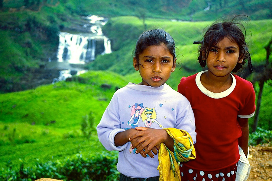 © Martina Miethig, Sri Lanka, St. Clairs-Wasserfall, Mädchen